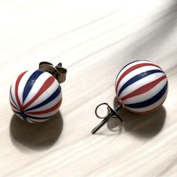 NWT Fashion Earrings‎ Patriotic Ball Stud Earrings - Red, White, and Blue Flag - Picture 1 of 4